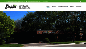 What Staplesanimalhospital.com website looked like in 2018 (5 years ago)